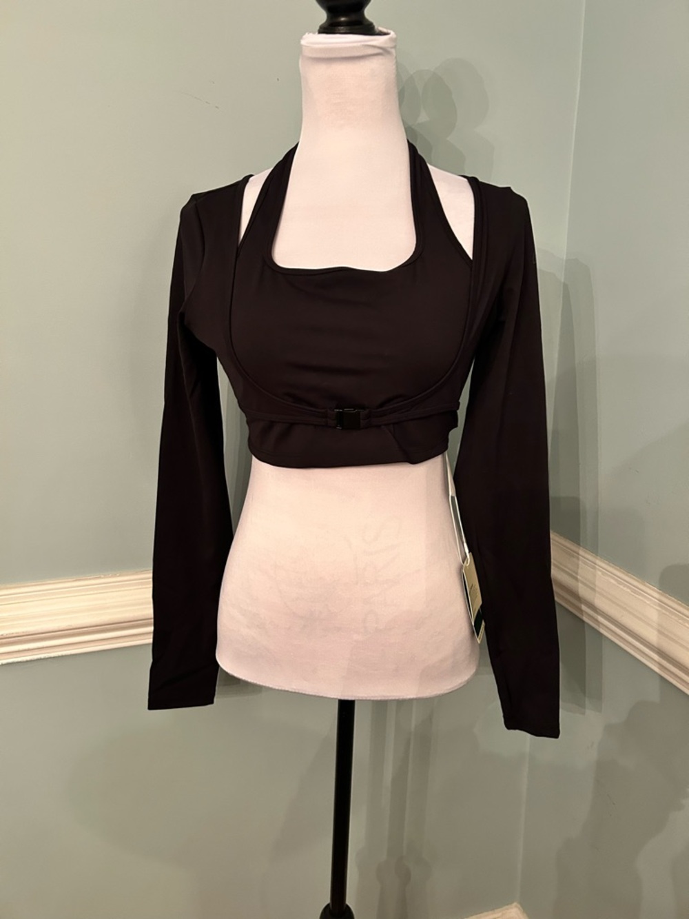 HALARA Black Long-Sleeve Crop Shrug with Built-In Sports Bra - Picture 2 of 7
